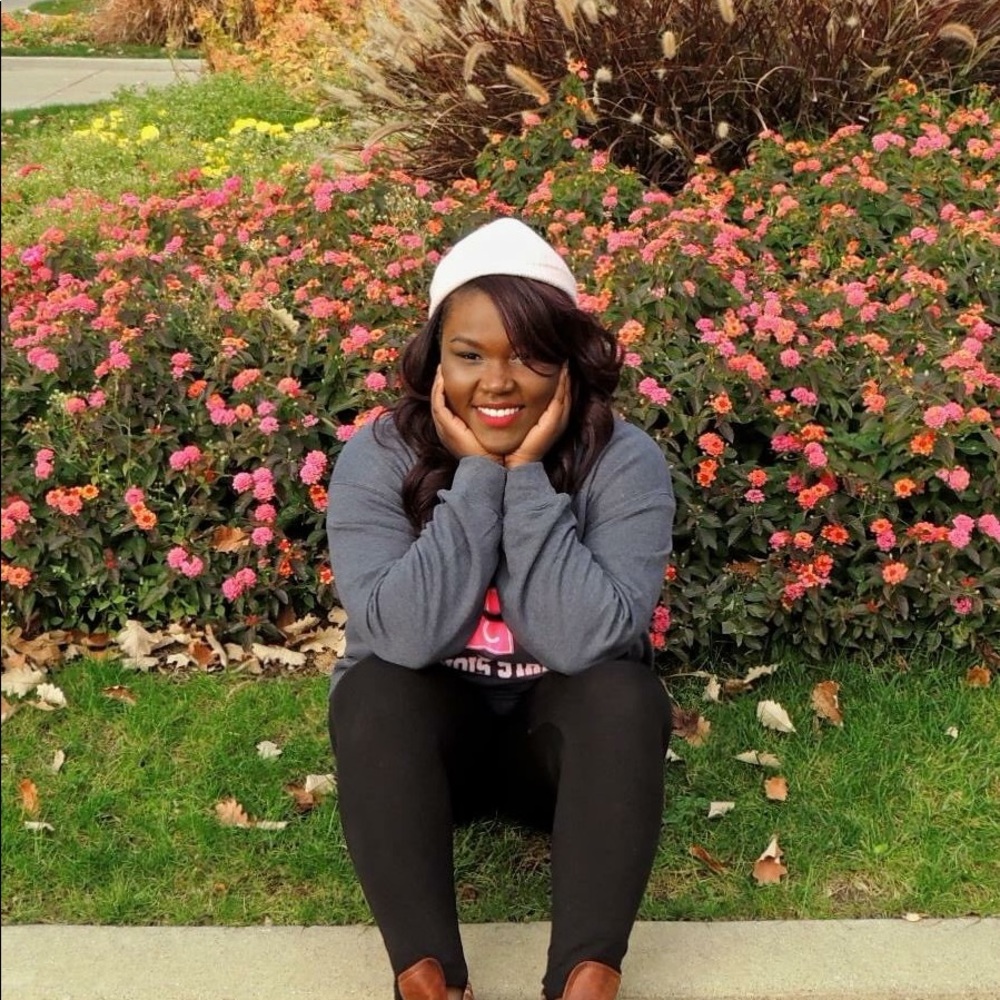 Meet Your Posher, Kayla!